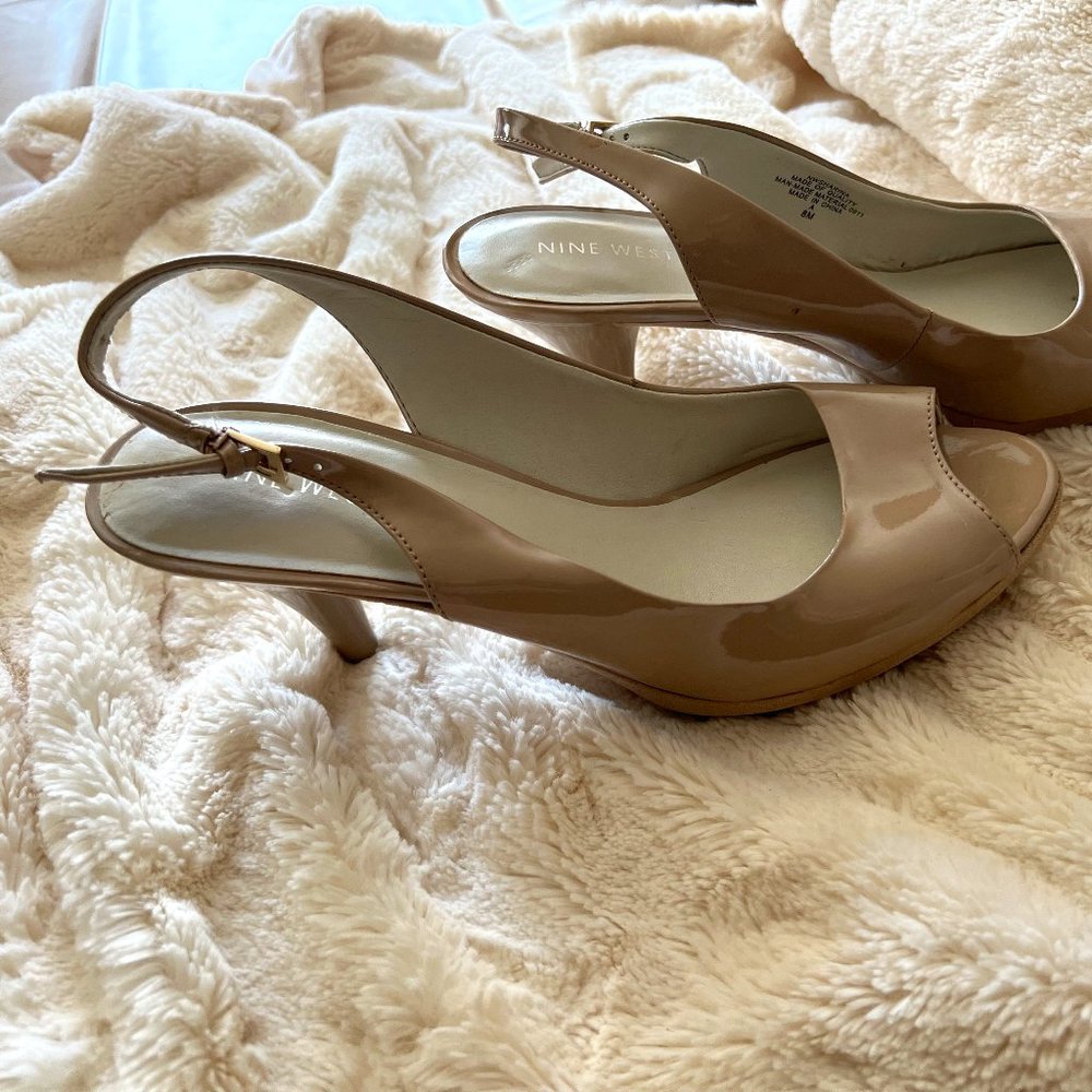 Ann Taylor Beige Low Heeled Pump